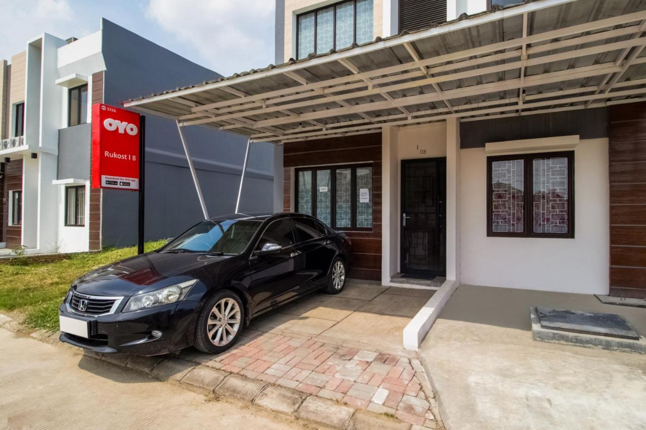 Oyo 3256 Rukost I8 Hotel Karawang Exterior photo