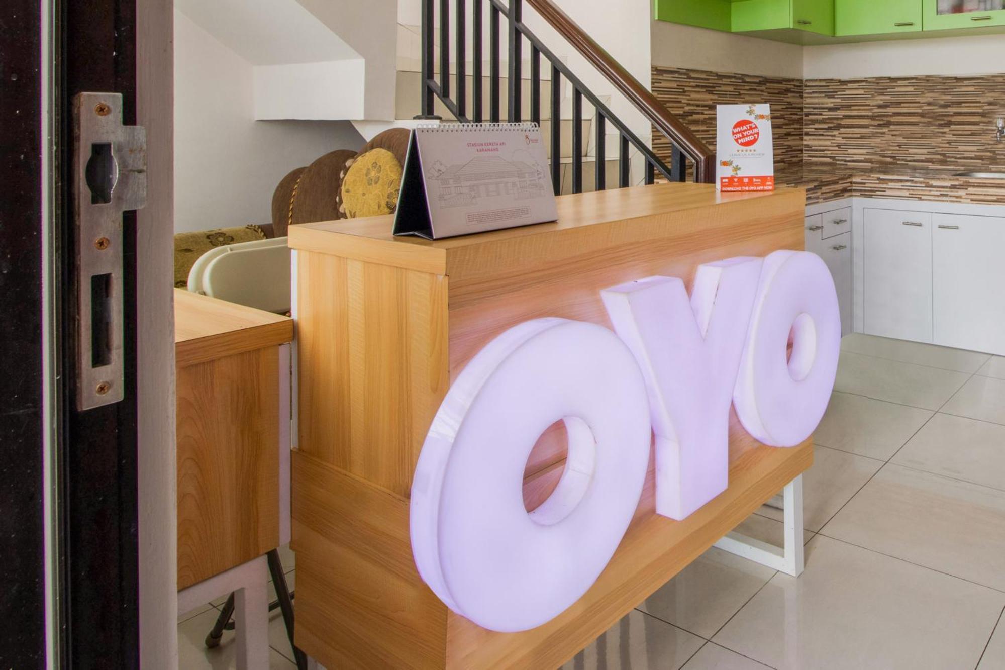 Oyo 3256 Rukost I8 Hotel Karawang Exterior photo