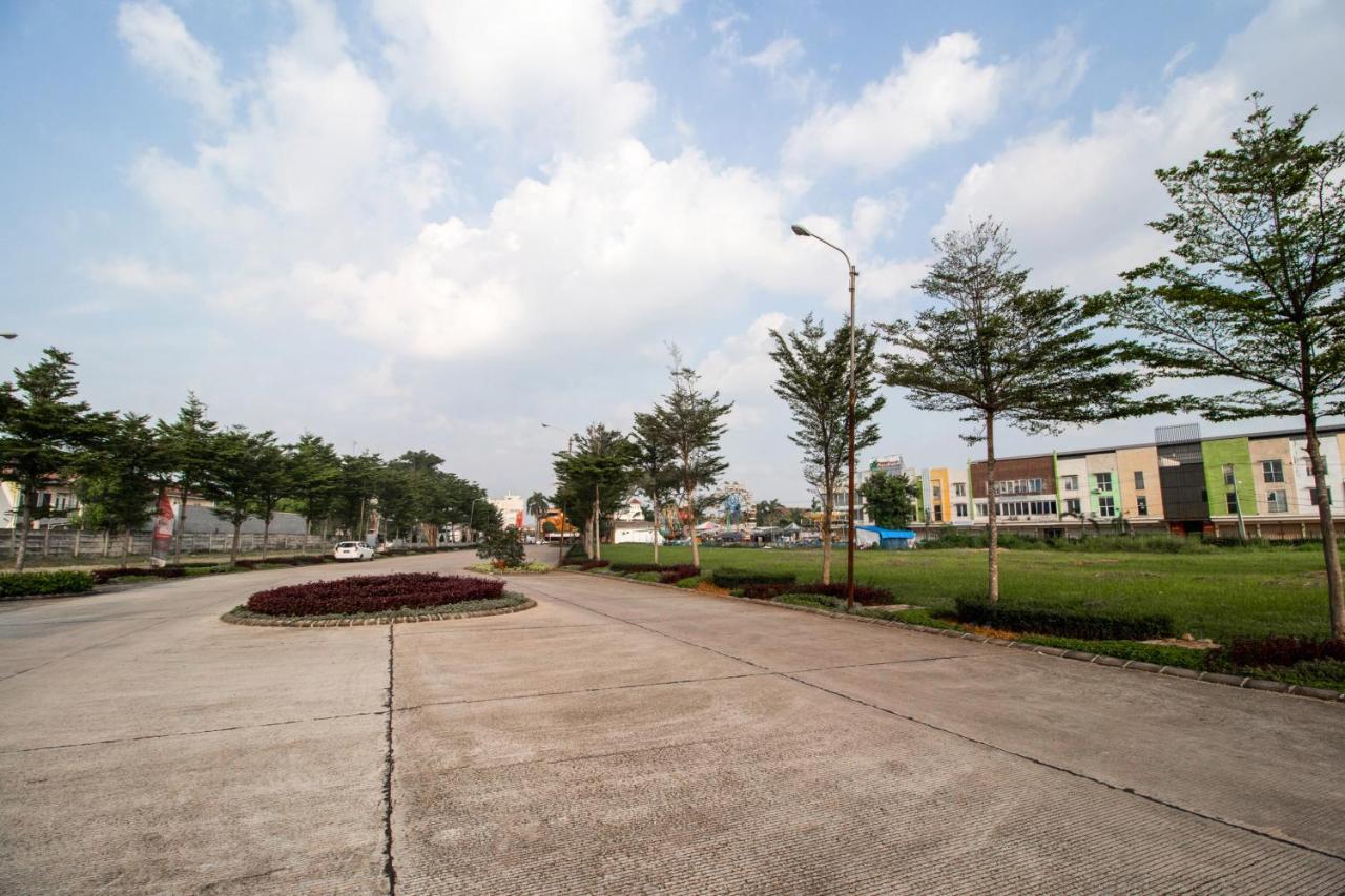 Oyo 3256 Rukost I8 Hotel Karawang Exterior photo